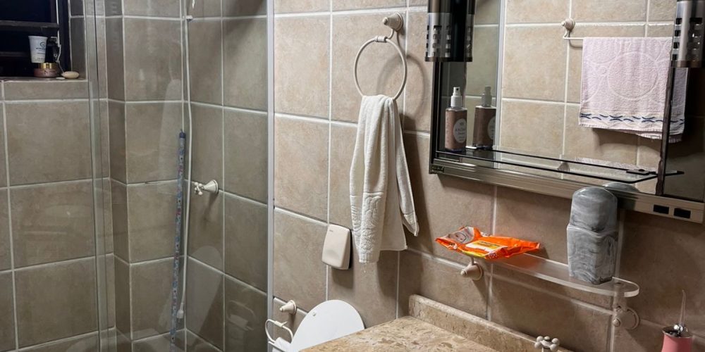 6A716604-0B8D-4DD4-9CC0-0FD02A255E57