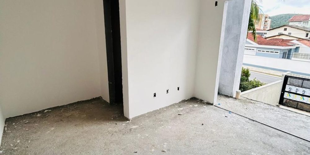 WhatsApp Image 2025-06-13 at 11.40.08 (2)